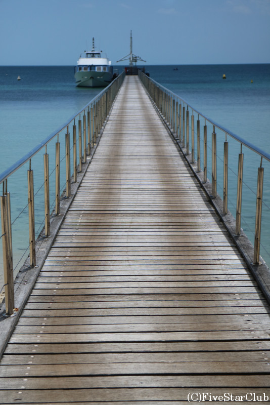 ESCAPADE ISLAND RESORTの桟橋